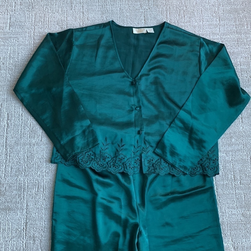 Victoria's Secret Gold Label Green Embroidered Satin Silky Pajama Set Women's L
